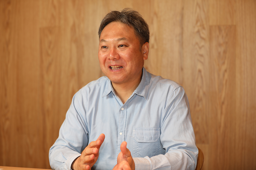 畑野 健一 氏